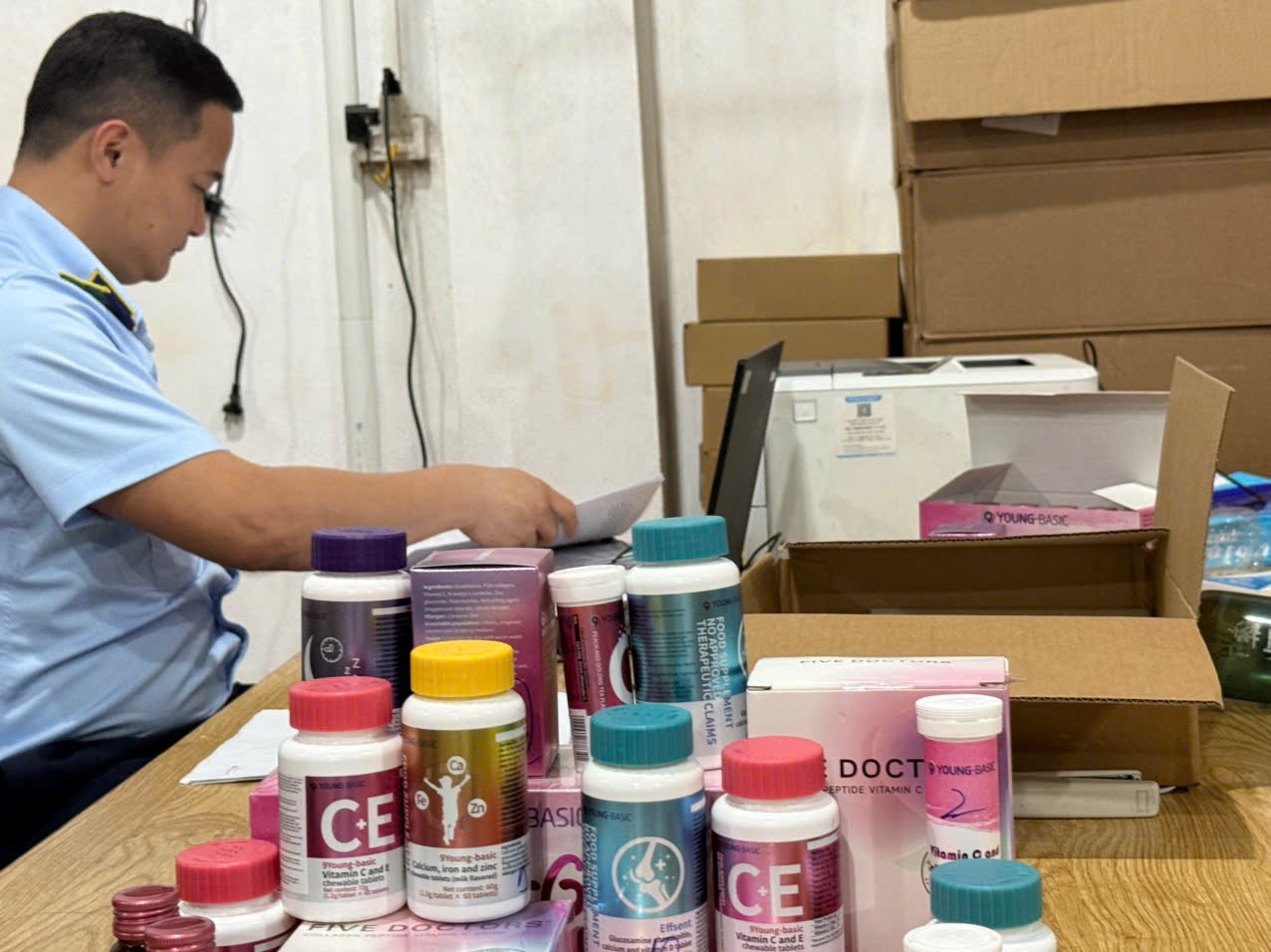 Phát hiện hơn 25 tấn vitamin, collagen không rõ chất lượng tại Bắc Ninh