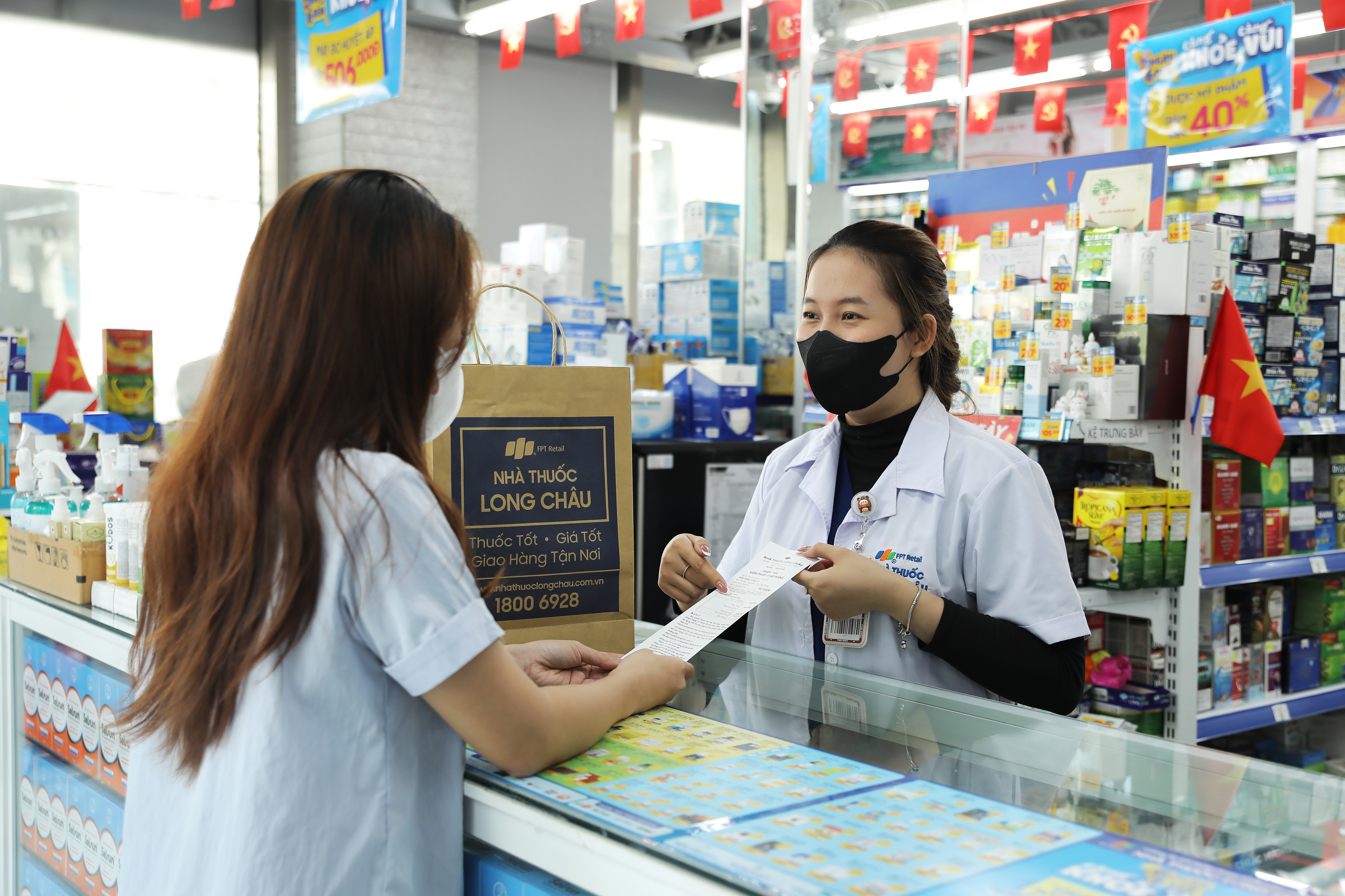 Một dòng chữ nhỏ trên hóa đơn nhà thuốc Long Châu – Lời cam kết về sức khỏe và niềm tin