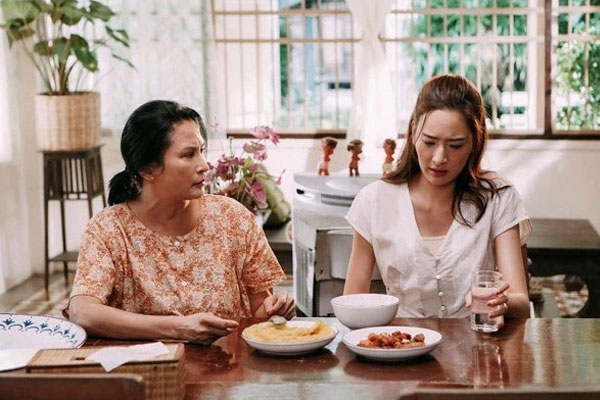 Mẹ đẻ đến nhà ở một tuần, tôi hiểu vì sao chị dâu cứ nhắc đến bà là khó chịu ra mặt