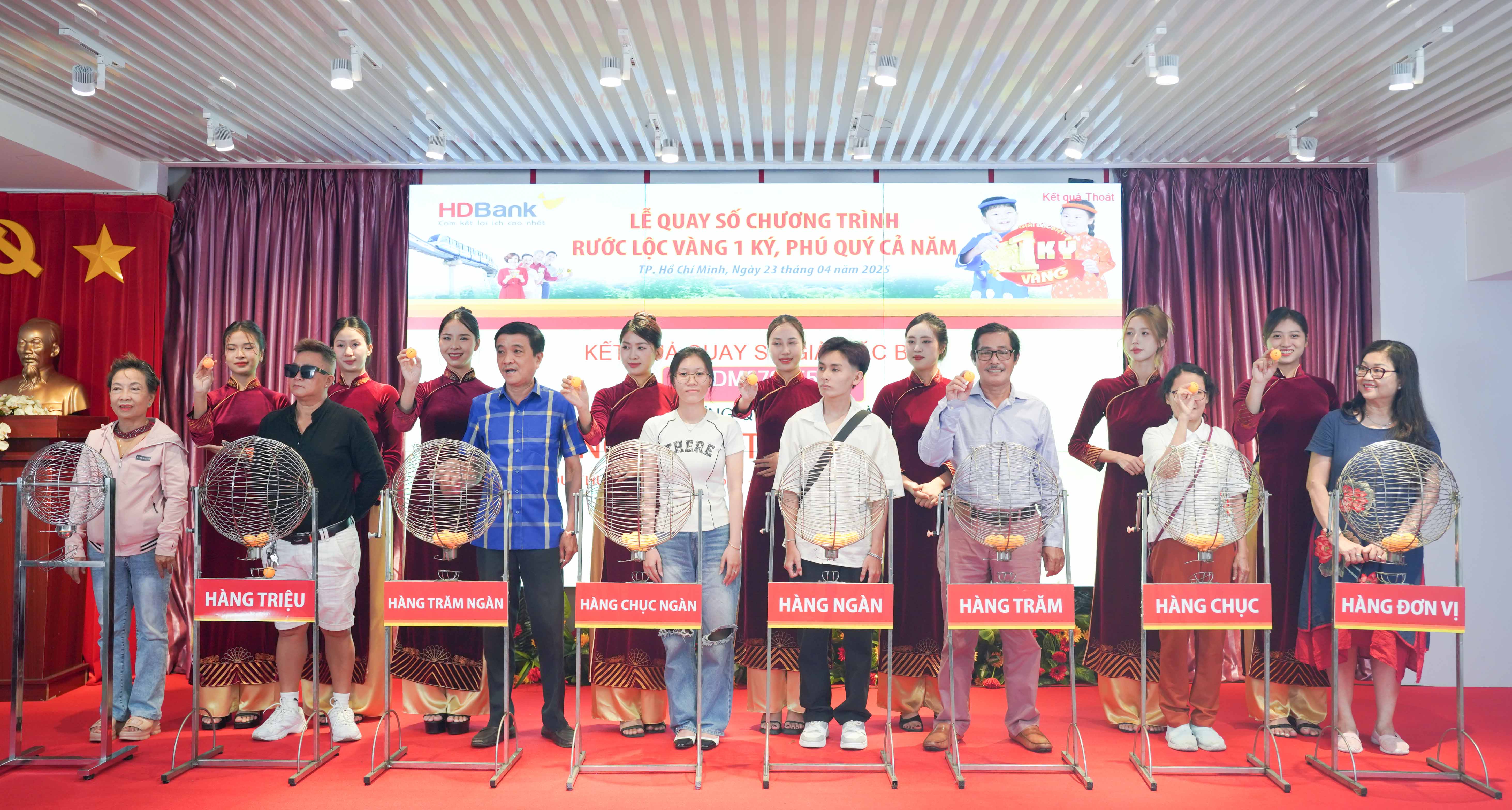 HDBank công bố 16 khách hàng trúng thưởng vàng, 1 ký vàng SJC đã có chủ