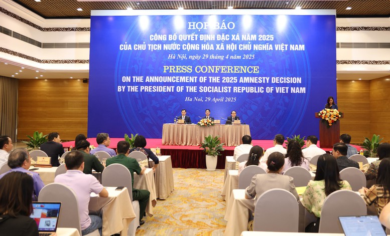 Đặc xá cho hơn 8.000 phạm nhân dịp kỷ niệm 50 năm Ngày Giải phóng miền Nam, thống nhất đất nước