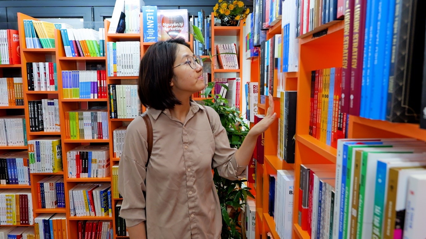 Cuộc gặp gỡ giữa thiên sứ văn hóa đọc với “bông hồng thép” của sức bền thế giới