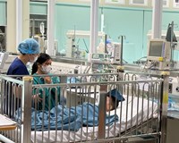 Vụ nộp đủ tiền mới cấp cứu Bệnh viện nhận trách nhiệm đình chỉ nhân viên 