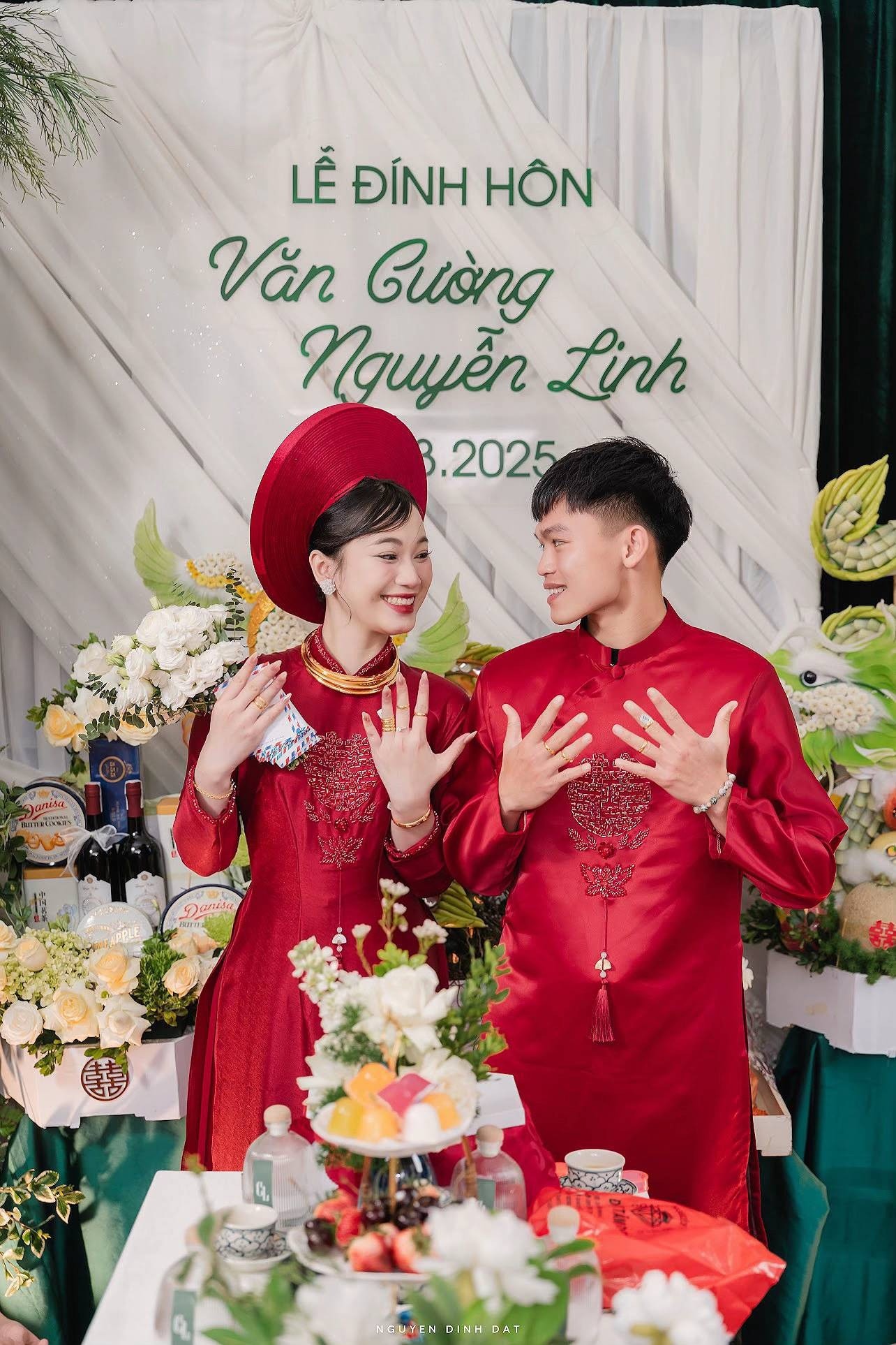 Lan truyền clip Hồ Văn Cường bê tráp quả đi hỏi vợ khiến MXH xôn xao