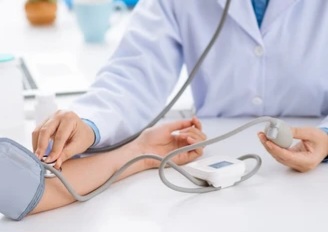 Long An Xử phạt một bác sĩ 45 triệu đồng vì cung cấp dịch vụ vượt quá phạm vi chuyên môn