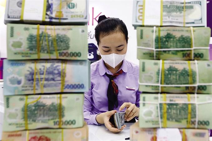 Ngân hàng chuyển chiến lược huy động vốn trước sức ép lãi suất thấp