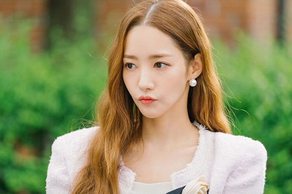 Chị gái xinh đẹp của tôi yêu ai cũng hết lòng nhưng chỉ nhận lại sự phản bội cay đắng