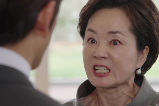 Tám năm không có con, tôi bị mẹ chồng đay nghiến đến mức phải ly hôn nhưng chỉ một năm sau, bà đã phải khóc lóc cầu xin tôi tha thứ