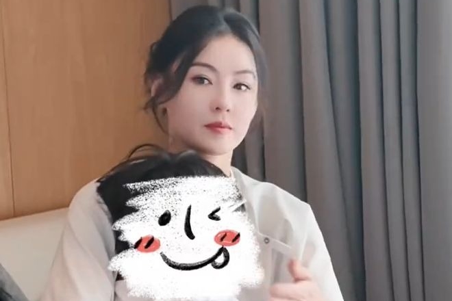 Trương Bá Chi công khai con thứ 3, danh tính người cha vẫn là ẩn số