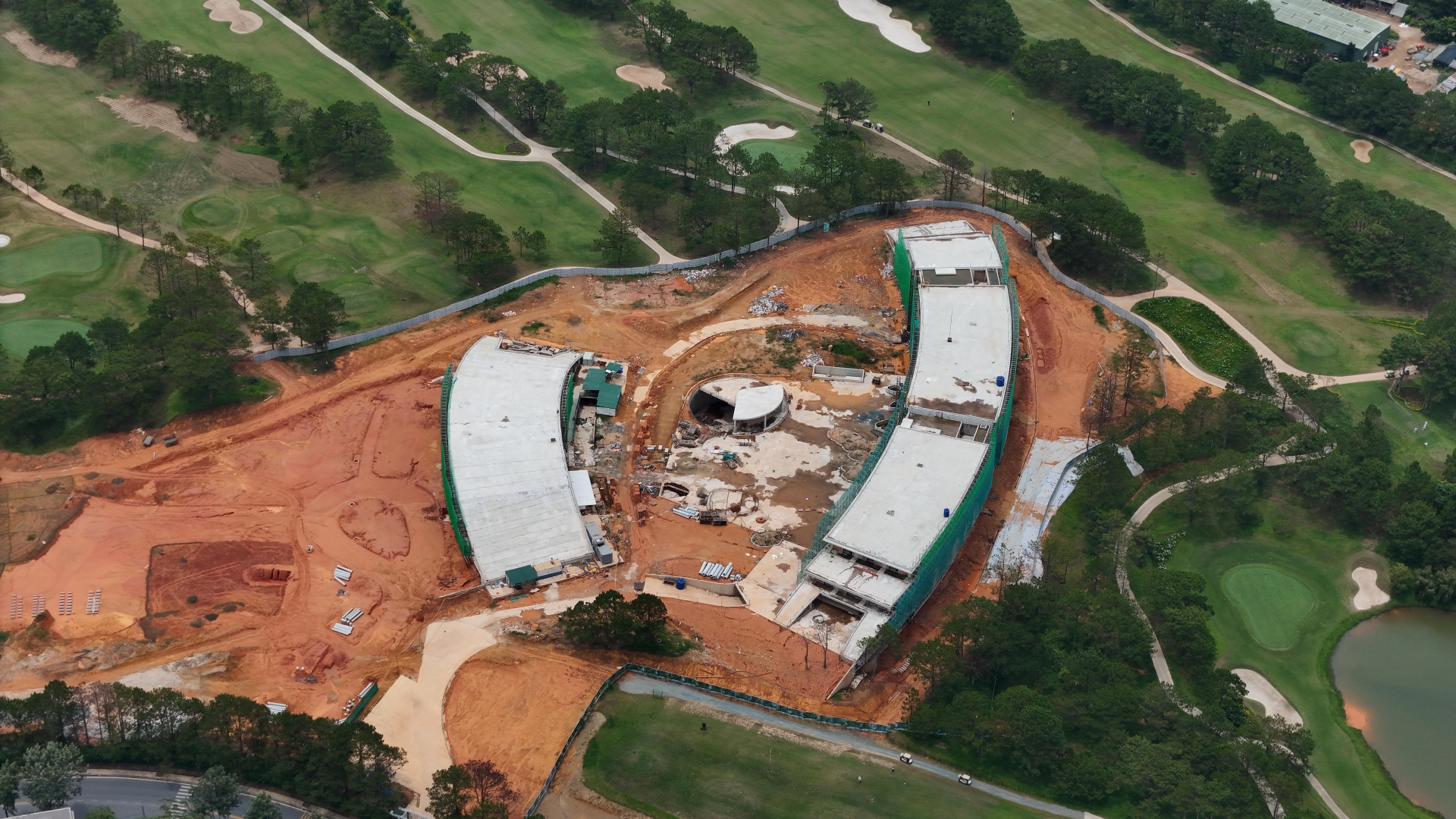 Lâm Đồng Kỷ luật 3 cán bộ liên quan sai phạm tại dự án sân golf Đồi Cù