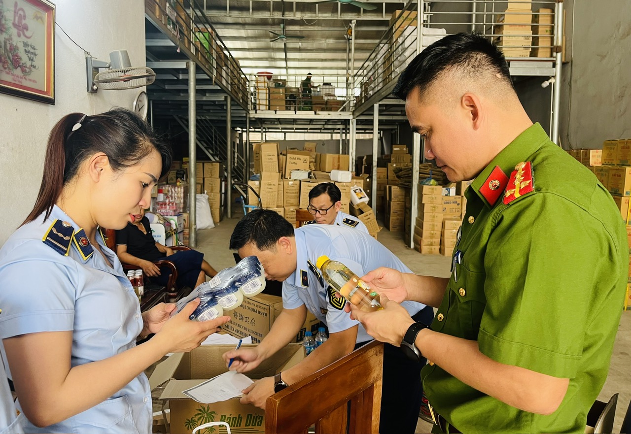 Cao điểm truy quét buôn lậu, hàng giả và xâm phạm sở hữu trí tuệ 
