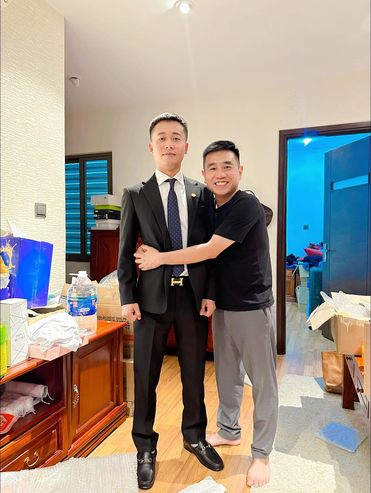 Cảnh lao đao của loạt thành viên team châu Phi sau khi Quang Linh Vlog bị bắt