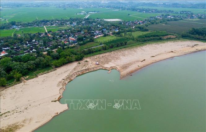 Doanh nghiệp gây sạt lở bãi bồi sông Lam bị phạt 249 triệu đồng, đình chỉ hoạt động 2 tháng 