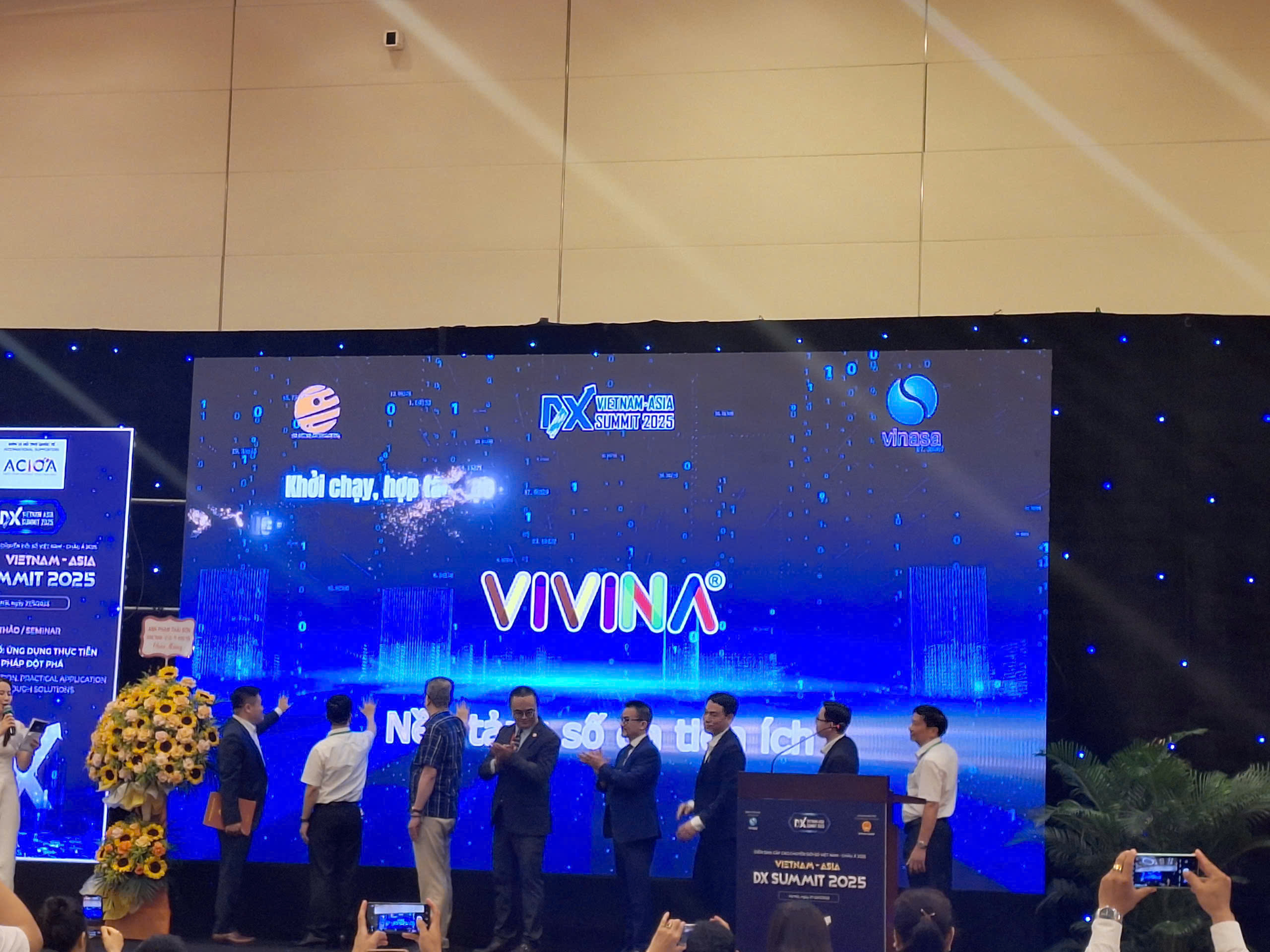 Nền tảng số Quốc gia đa tiện ích VIVINA chính thức được công bố tại Vietnam - Asia DX Summit 2025