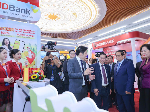 Thủ tướng yêu cầu bứt phá Ngân hàng số hóa để gần dân, sát thị trường