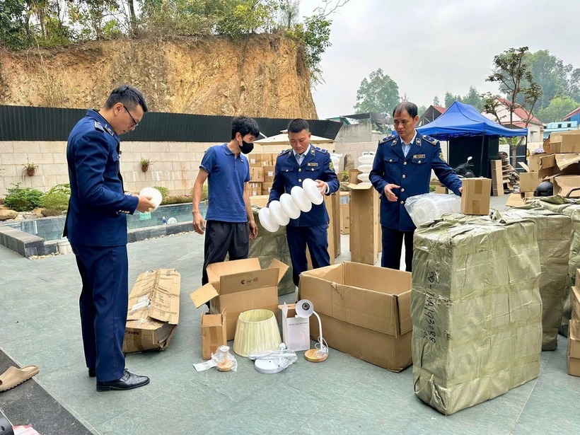 Xử lý nghiêm cán bộ thiếu trách nhiệm trong công tác chống buôn lậu, gian lận thương mại