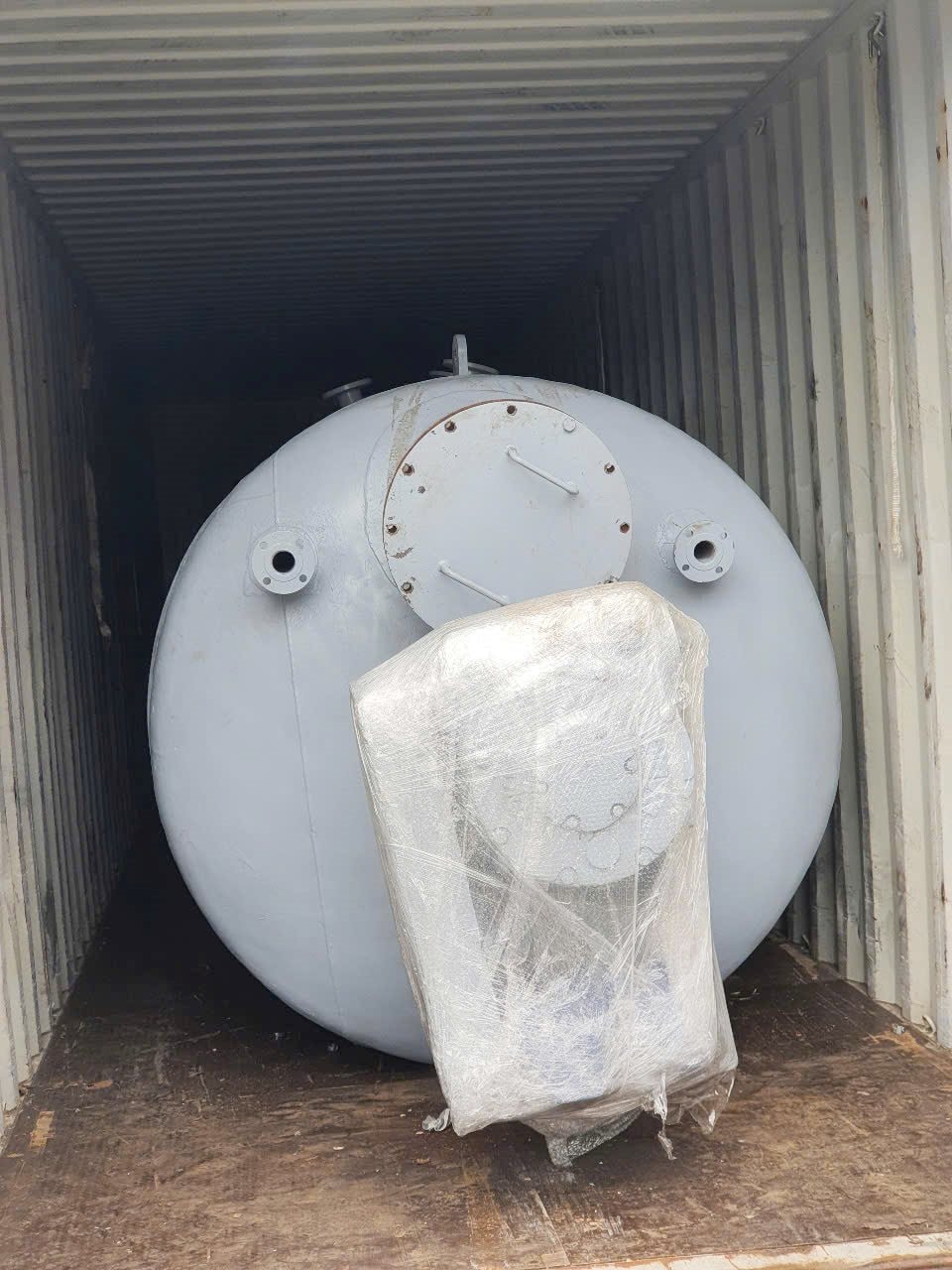 Hải quan triệt phá thành công hai vụ buôn lậu quy mô lớn thu giữ lượng lớn thuốc lá và ma túy