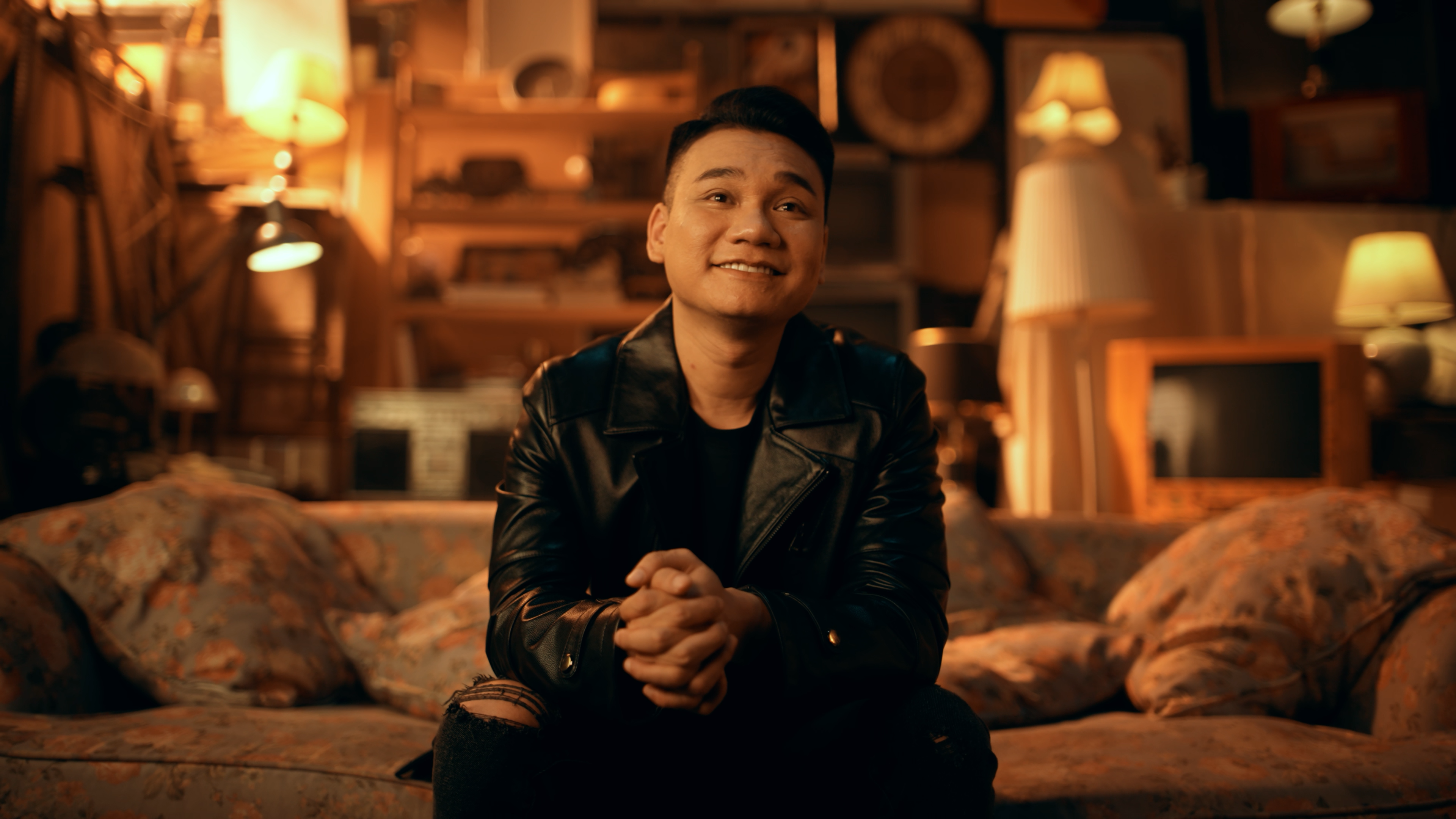 Khắc Việt chính thức comeback, tung hit mới sau 5 năm vắng bóng làng nhạc Việt