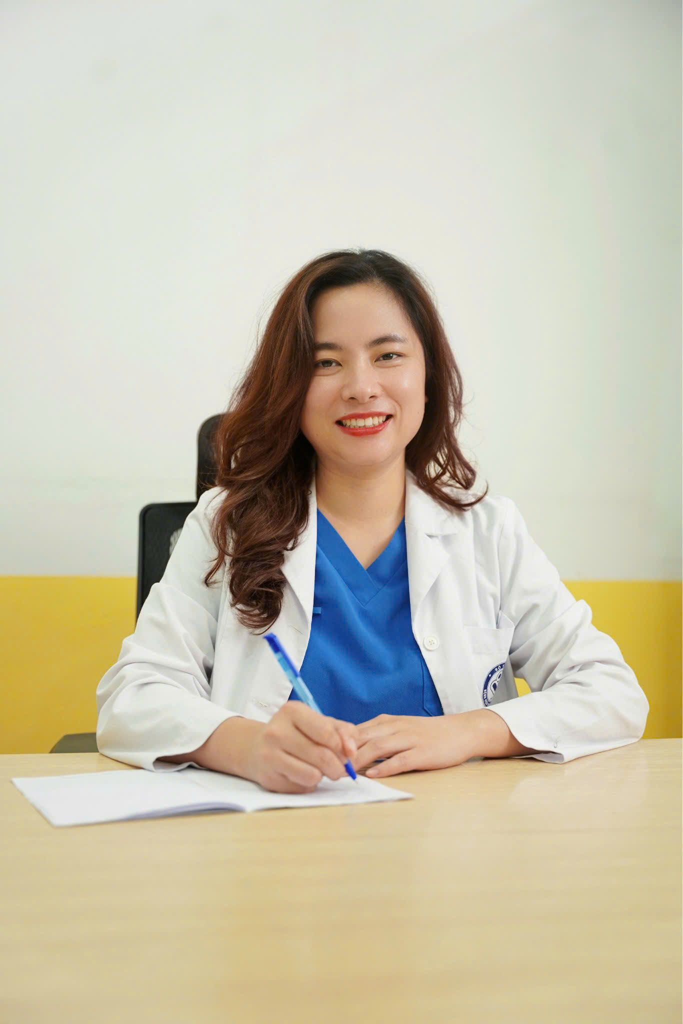 Tìm ra danh tính bác sĩ đang khiến cả MXH xôn xao, đọc profile muốn xỉu ngang