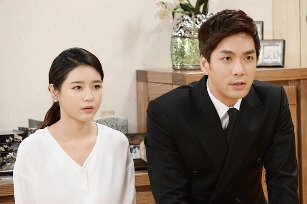 Mẹ chồng khó tính khiến con dâu phải ra ngoài ở, giờ ốm đau cho tiền tỷ cũng không chịu về