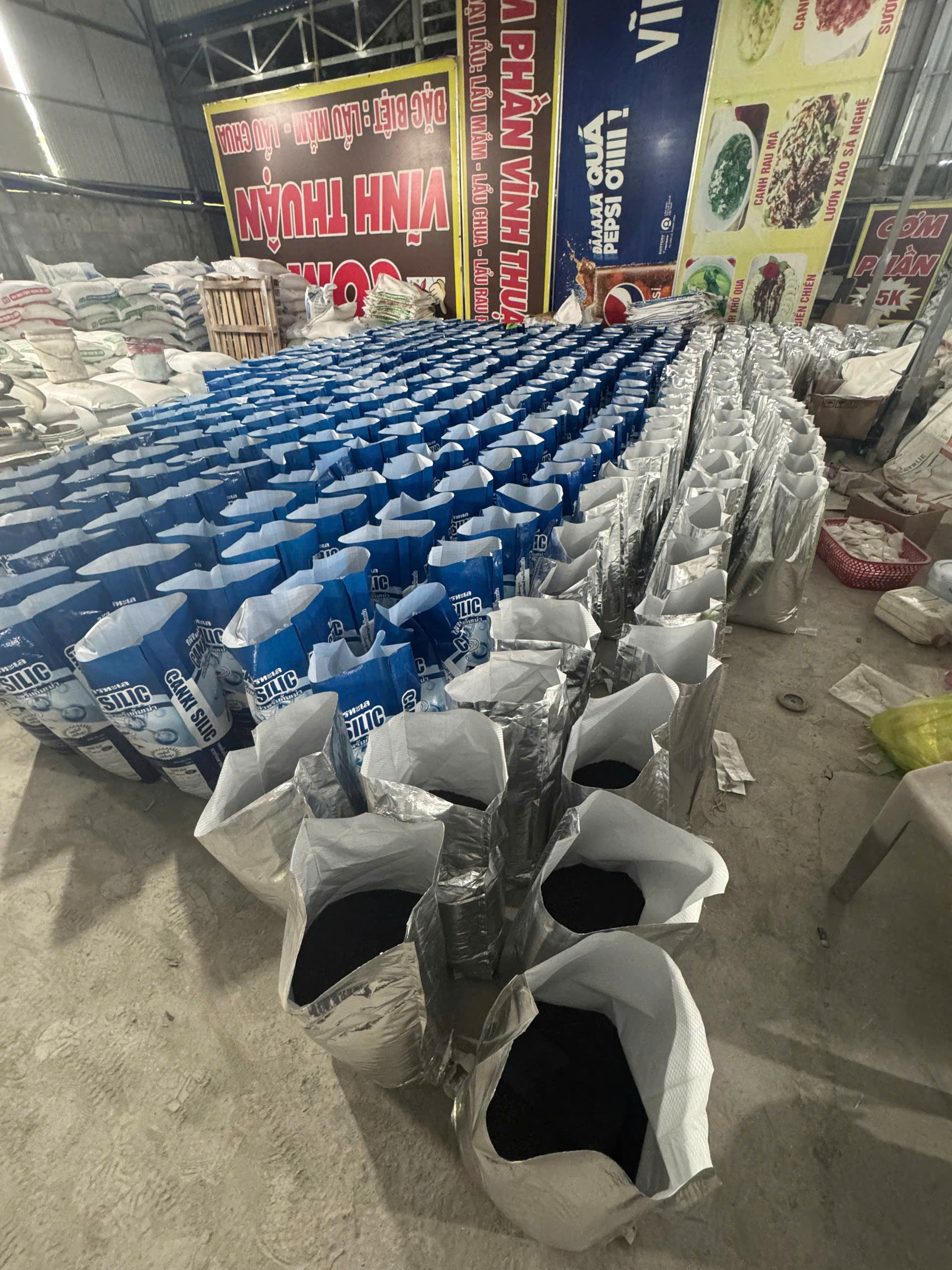 Kiên Giang Kiểm tra cơ sở chế biến trái phép sản phẩm xử lý môi trường thủy sản