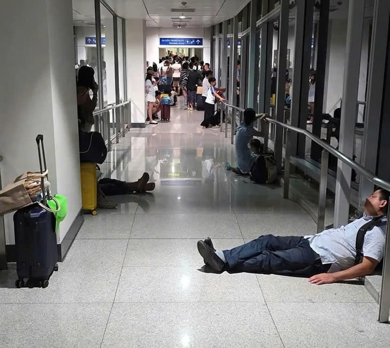 Chấn chỉnh bất cập trong phục vụ hành khách tại sân bay Tân Sơn Nhất