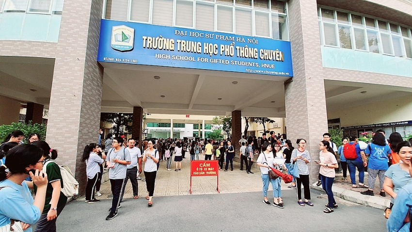 THPT Chuyên Sư phạm Hà Nội Sáu thập kỷ gieo mầm trí tuệ chắp cánh ước mơ Việt