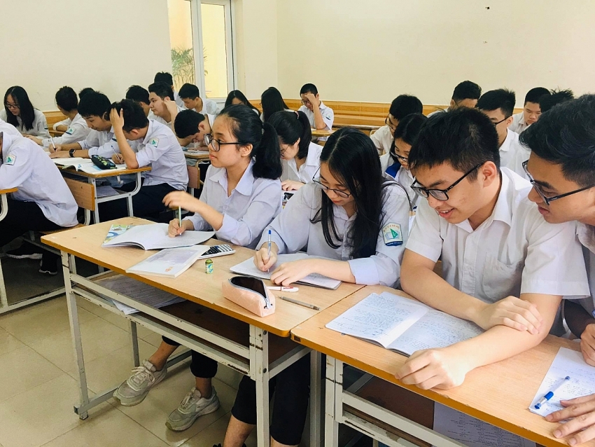THPT Chuyên Sư phạm Hà Nội Sáu thập kỷ gieo mầm trí tuệ chắp cánh ước mơ Việt