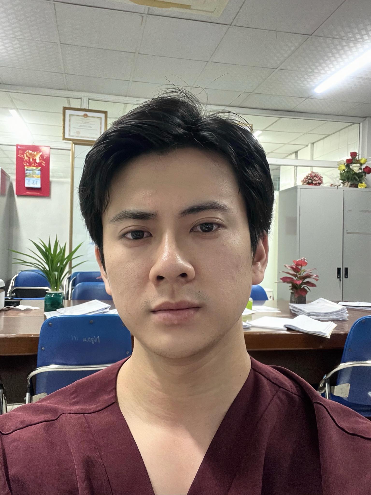 Diện mạo già nua nhận chẳng ra của bác sĩ nam thần từng nổi đình đám Người Ấy Là Ai