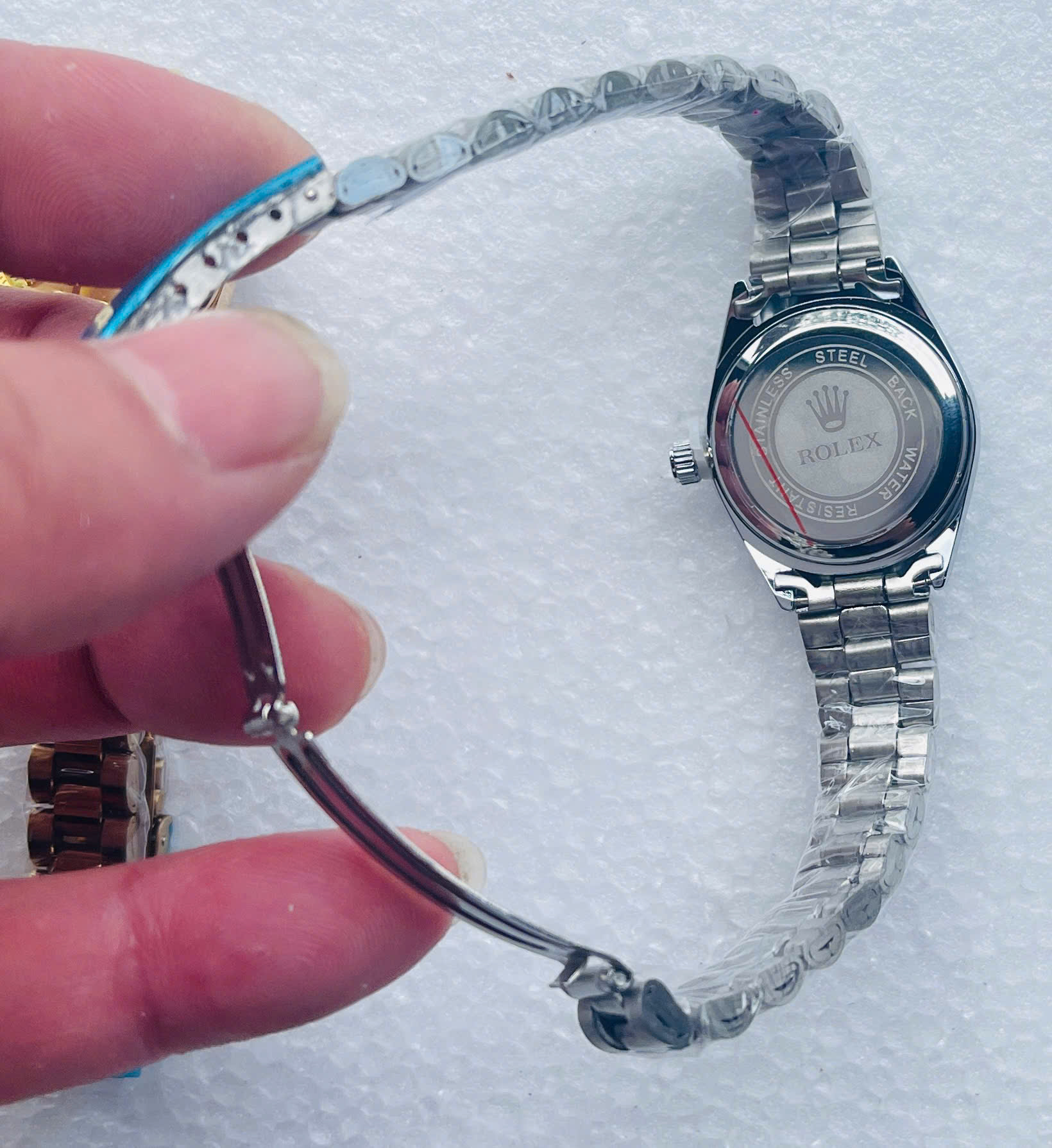 Phát hiện và thu giữ 450 đồng hồ giả nhãn hiệu Rolex, giá trị vi phạm khoảng 45 tỷ đồng