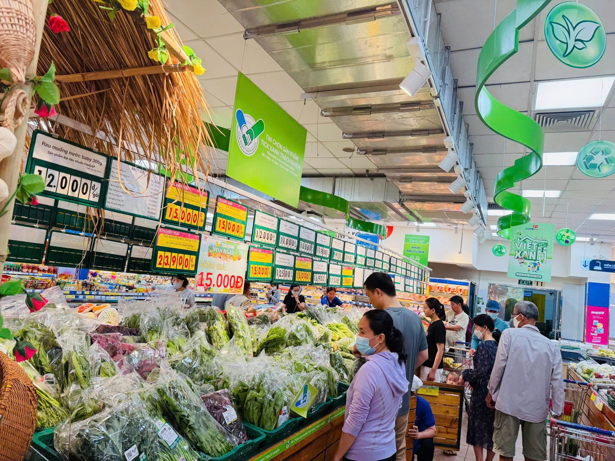 Hàng ngàn gia đình việt đến Co.opmart trải nghiệm đại sứ xanh