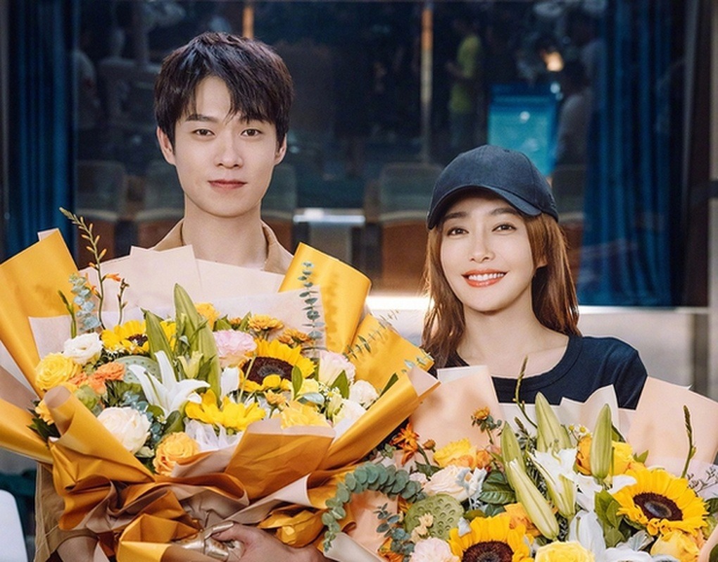 Phú Sát Hoàng Hậu Tần Lam vướng tin mang thai, cưới thiếu gia Cbiz kém 10 tuổi