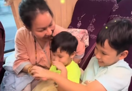 Động thái mới của bà xã Quý Bình sau loạt ồn ào