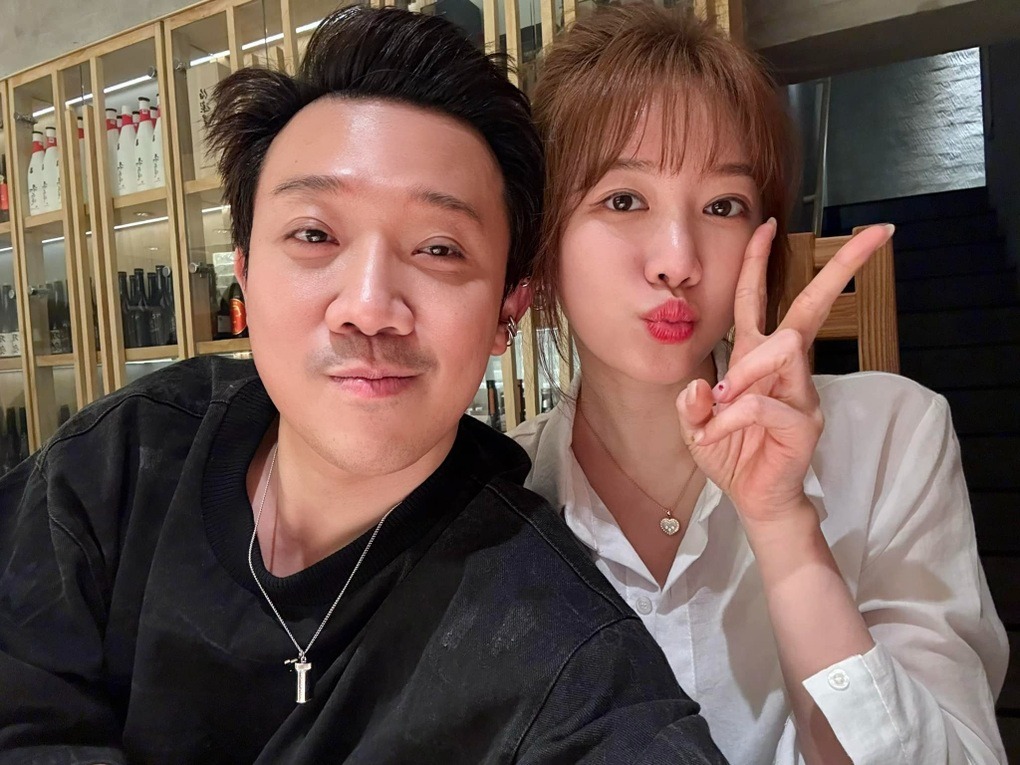 Hành động của Trấn Thành với Hari Won khiến dân mạng thốt lên Hợp đồng hôn nhân cũng được