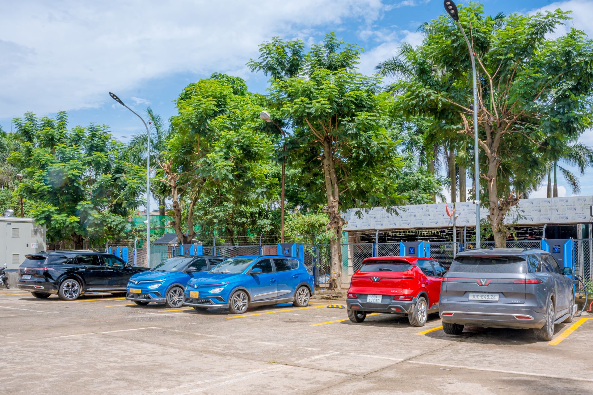 Chi 100 tỷ đồng làm trạm sạc xe điện, nhà đầu tư tiết lộ lý do chọn V-Green Hiệu quả, hỗ trợ toàn diện và sinh lời rõ ràng