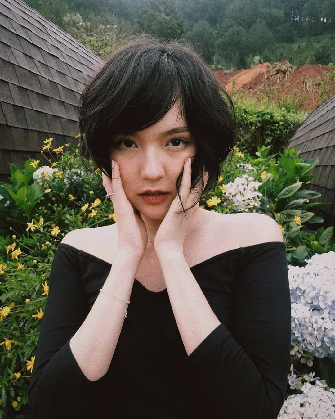 Động thái gây tranh cãi phía studio giữa lúc Hải Tú hứng bão chỉ trích vì loạt ảnh 18+