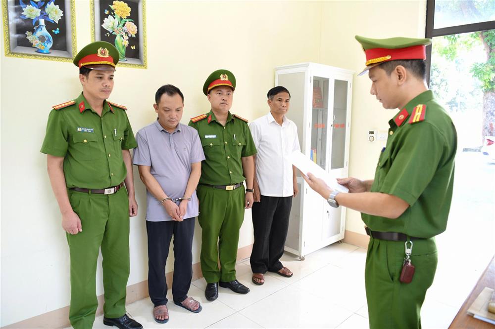 Khởi tố, bắt giam Giám đốc Công ty Athena Việt Nam sản xuất kem chống nắng giả