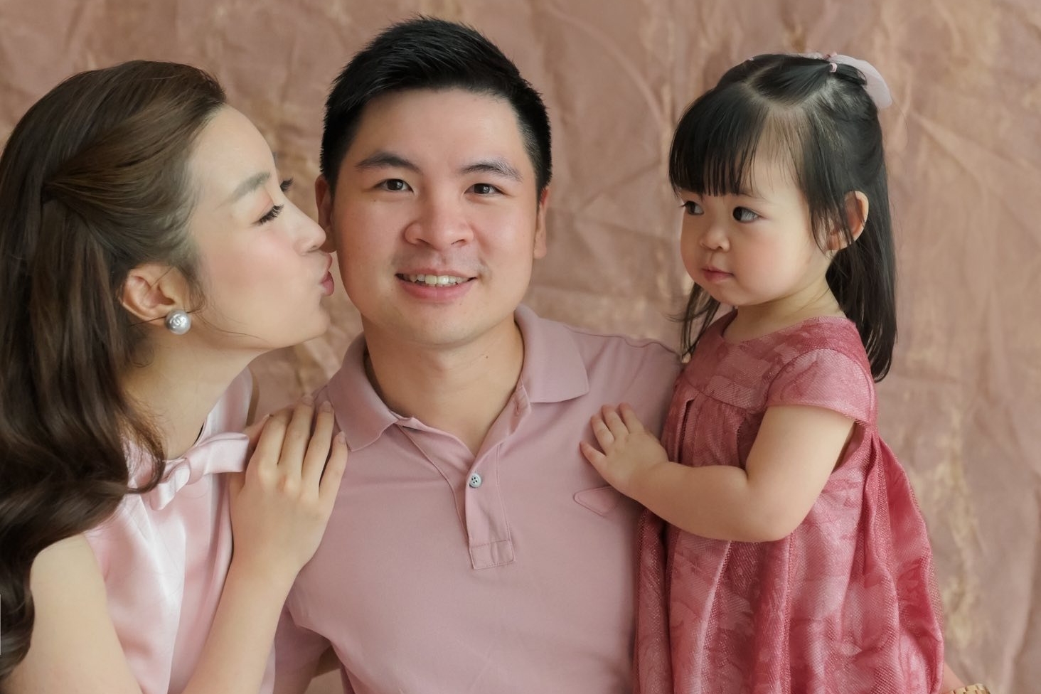 Đỗ Mỹ Linh khoe ảnh bên chồng thiếu gia, biểu cảm của ái nữ thu hút sự chú ý