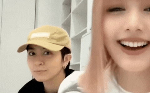 Loạt dấu hiệu bất ổn của Xoài Non sau 1 năm ly hôn Xemesis, hẹn hò với Gil Lê