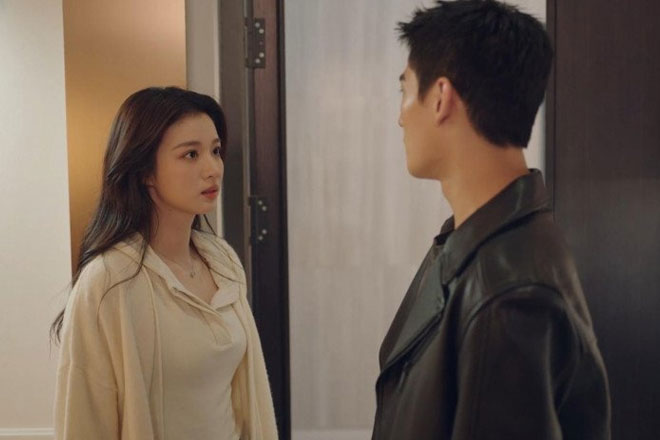 Sau chuyến đi du lịch cùng công ty chồng về, vợ một mực đòi ly hôn