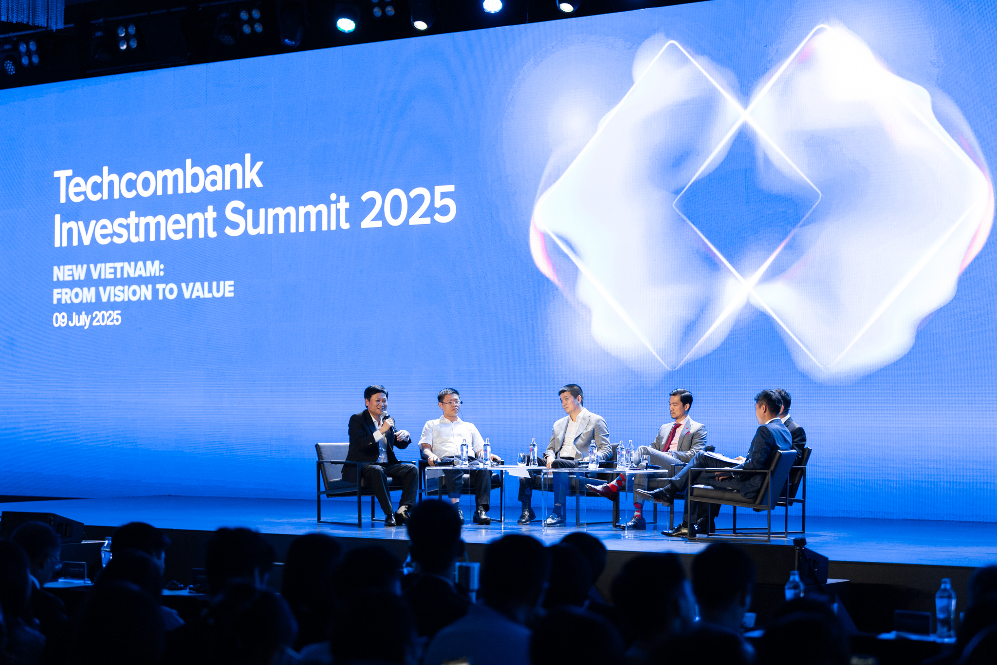 Techcombank Investment Summit 2025 “Việt Nam mới Tầm nhìn kiến tạo giá trị”