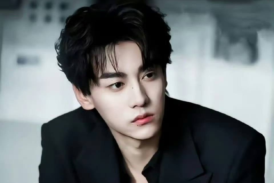 Nam chính phim đam mỹ Nghịch Ái phủ nhận có vợ con, liệu có thoát phong sát