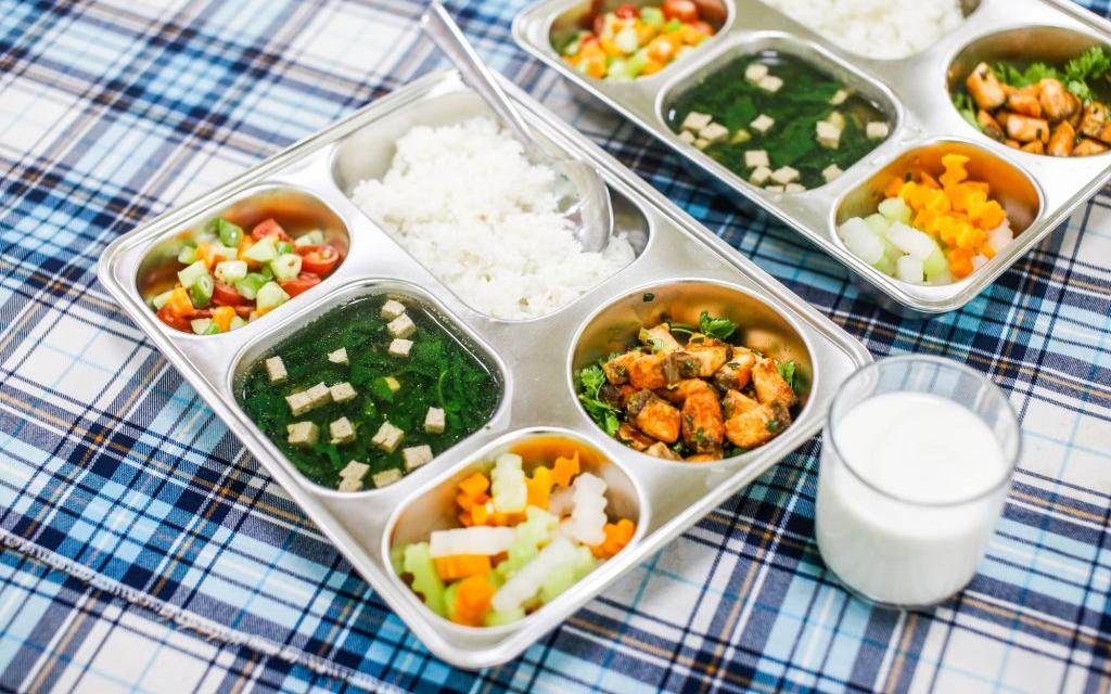 Hà Nội triển khai công tác tổ chức bữa ăn bán trú tại các trường công lập