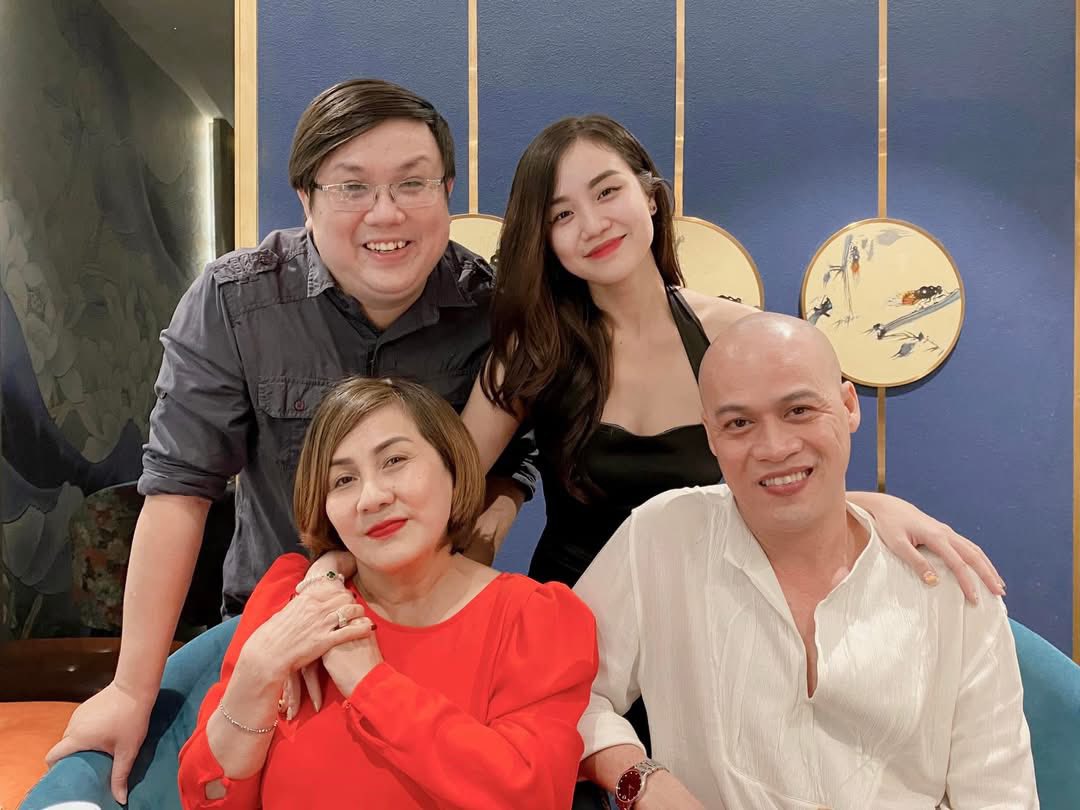 Anh trai Cindy Lư tiếp tục có chia sẻ chú ý, ẩn ý vũ phu là hành động kém văn hóa