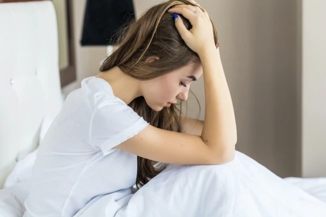 Bố chồng mất, chúng tôi đón mẹ lên sống cùng, nhưng mỗi đêm bà lại làm điều khiến tôi gai người, mất ngủ