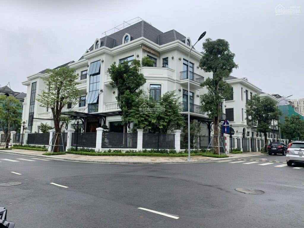 Bất chấp thị trường trầm lắng, biệt thự triệu USD vẫn hút tiền nhà giàu