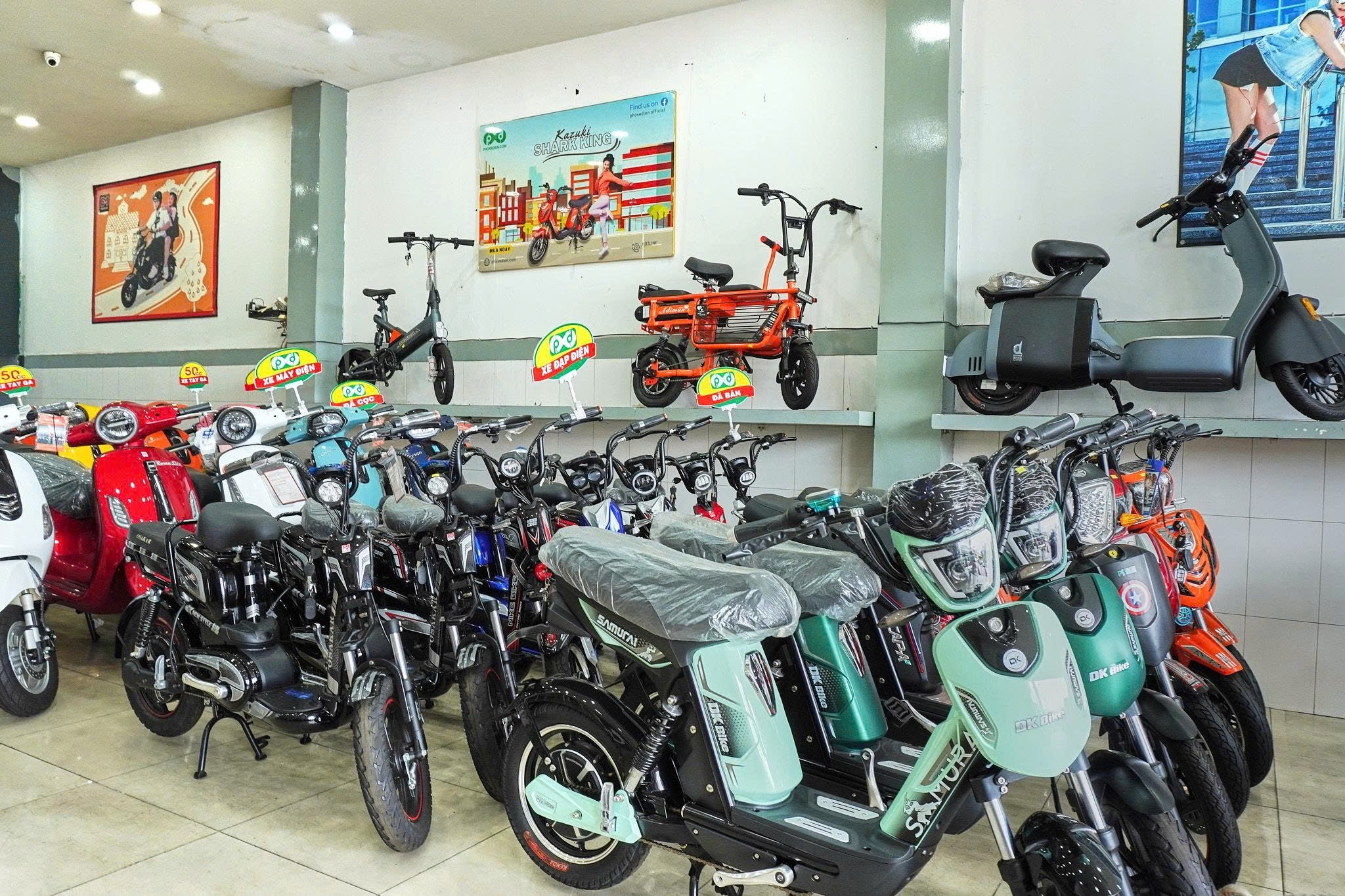 Nhộn nhịp thị trường xe đạp, xe máy điện cho học sinh 