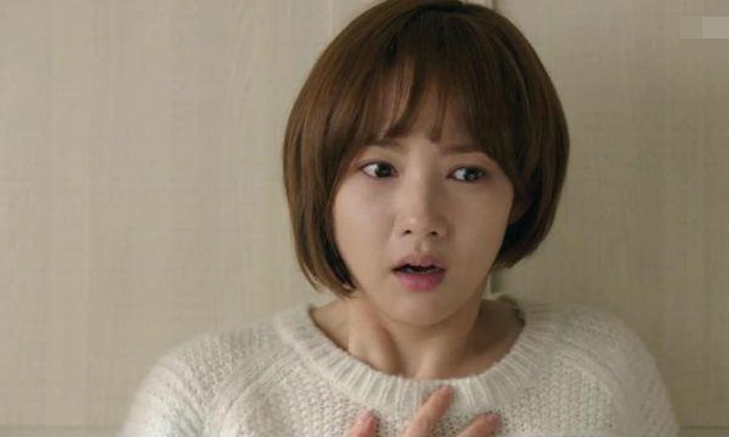 Mở ngăn kéo tủ trong phòng mẹ chồng, tôi lạnh toát người khi vô tình phát hiện bí mật bà che giấu