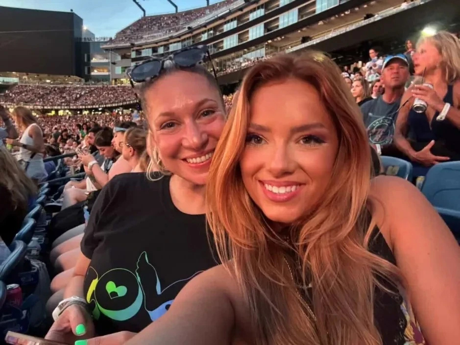 Ngã ngửa danh tính người quay clip vụ CEO Andy Byron ngoại tình với cấp dưới