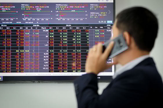 Đề xuất áp thuế 20% trên lãi bán chứng khoán hàng năm